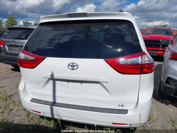 2020 TOYOTA SIENNA LE