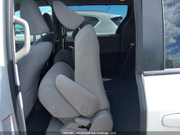 2020 TOYOTA SIENNA LE