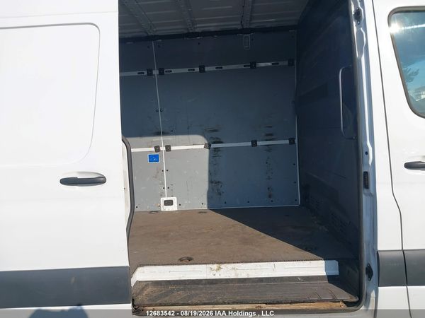 2022 MERCEDES-BENZ SPRINTER 2500 907 (VS30) — I8