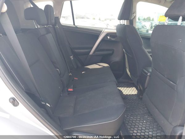 2017 TOYOTA RAV4 XLE — I8