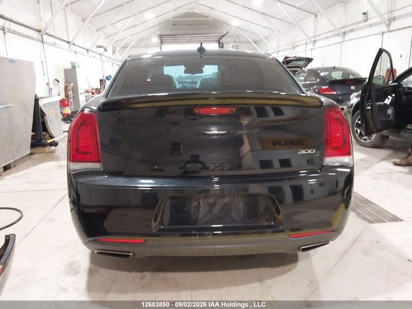 2018 CHRYSLER 300 S — I17