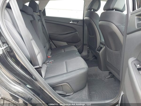 2016 HYUNDAI TUCSON LIMITED/SPORT AND ECO/SE — I8