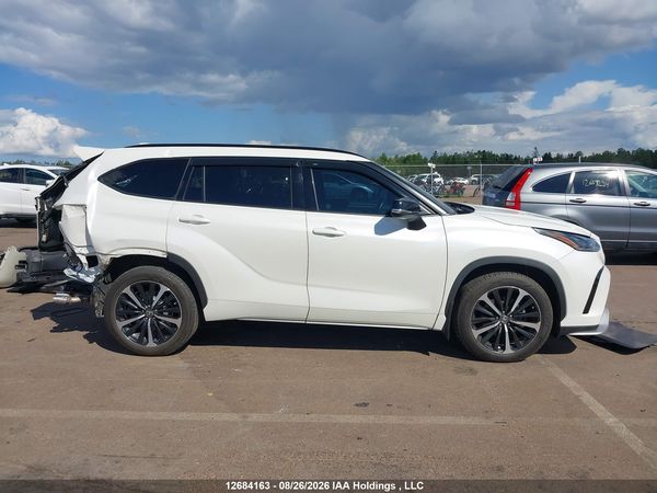 2021 TOYOTA HIGHLANDER XSE