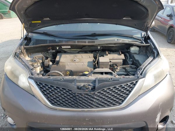 2012 TOYOTA SIENNA SE 8 PASSENGER