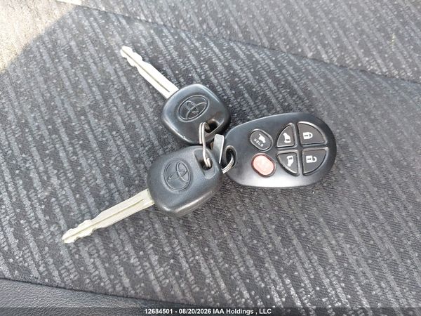 2012 TOYOTA SIENNA SE 8 PASSENGER