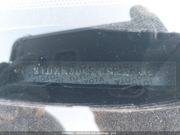 2012 TOYOTA SIENNA SE 8 PASSENGER