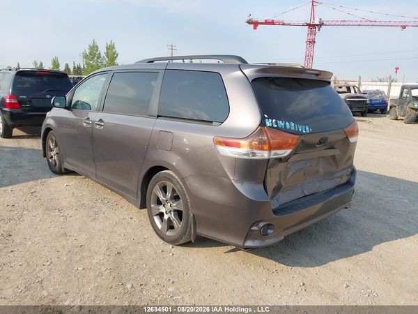 2012 TOYOTA SIENNA SE 8 PASSENGER
