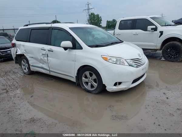 2017 TOYOTA SIENNA LE V6