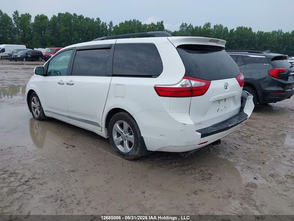 2017 TOYOTA SIENNA LE V6