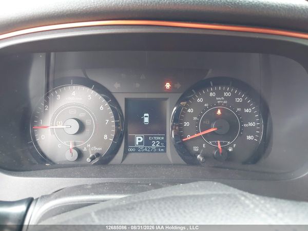 2017 TOYOTA SIENNA LE V6