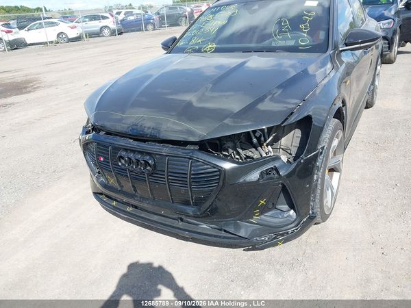 2022 AUDI E-TRON S