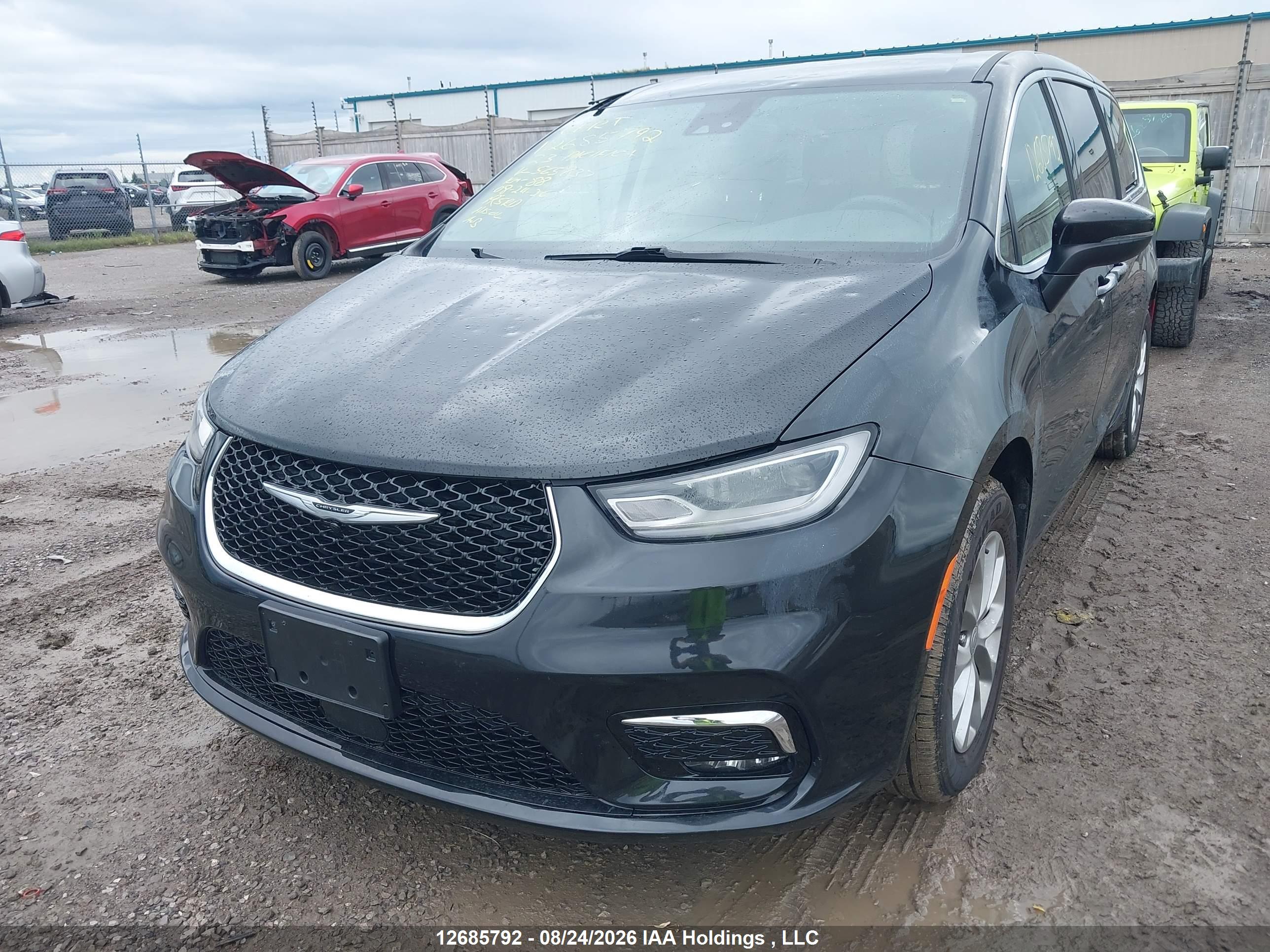 2023 CHRYSLER PACIFICA TOURING L — I2