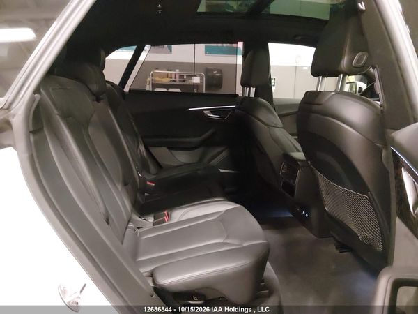 2021 AUDI Q8 PRESTIGE S-LINE — I8