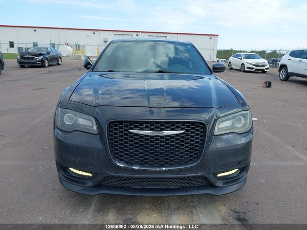 2017 CHRYSLER 300 S — I12