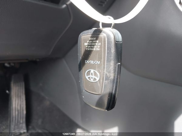 2025 TOYOTA RAV4 XLE
