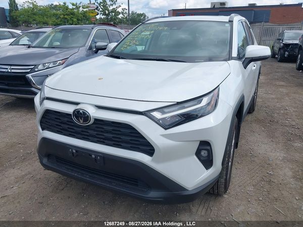 2025 TOYOTA RAV4 XLE