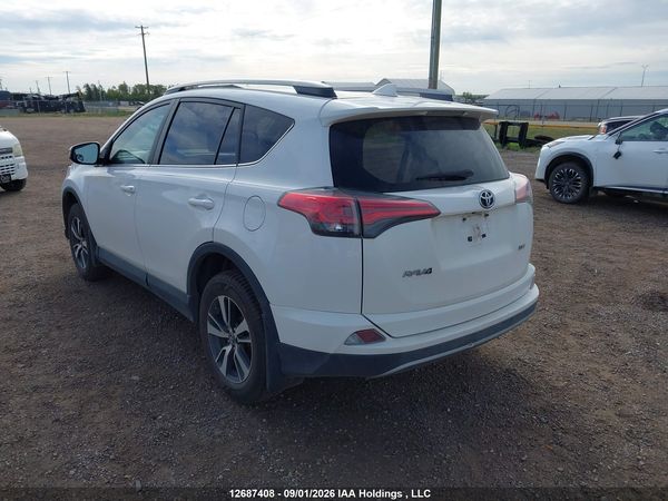 2017 TOYOTA RAV4 XLE — I3