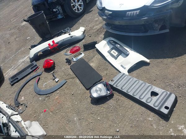 2016 MINI COOPER — I12