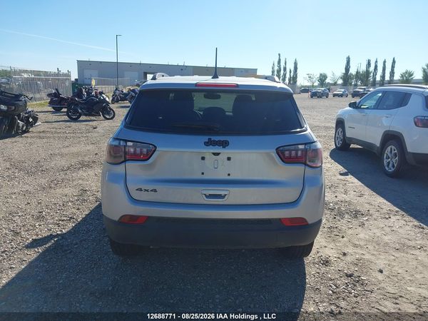 2025 JEEP COMPASS LATITUDE LUX — I15