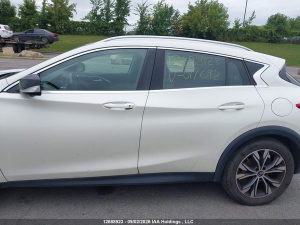 2017 INFINITI QX30 LUXURY/PREMIUM/SPORT