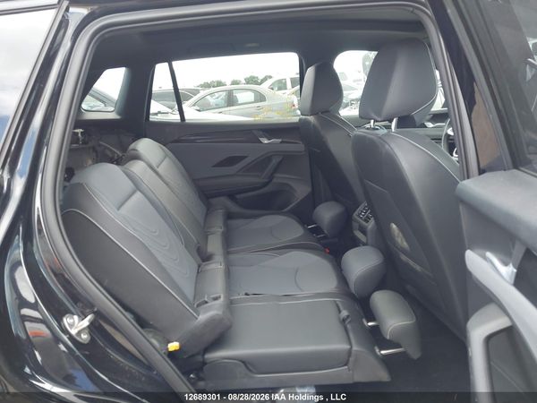 2026 VOLKSWAGEN TIGUAN SE R-LINE BLACK — I8