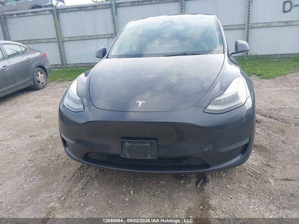 2024 TESLA MODEL Y LONG RANGE/RWD