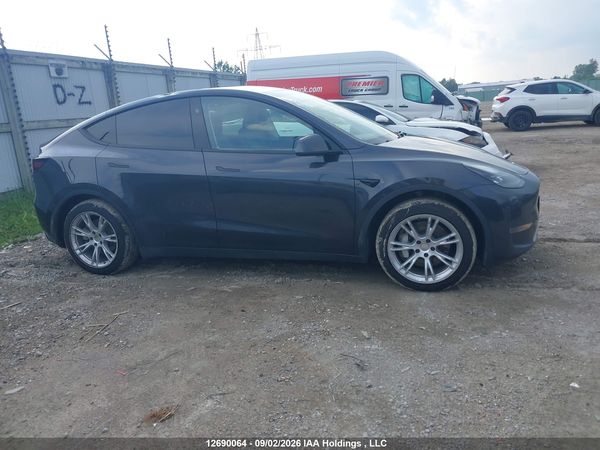 2024 TESLA MODEL Y LONG RANGE/RWD