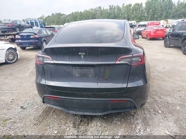 2024 TESLA MODEL Y LONG RANGE/RWD