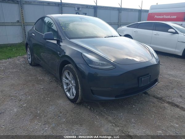 2024 TESLA MODEL Y LONG RANGE/RWD