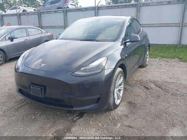 2024 TESLA MODEL Y LONG RANGE/RWD