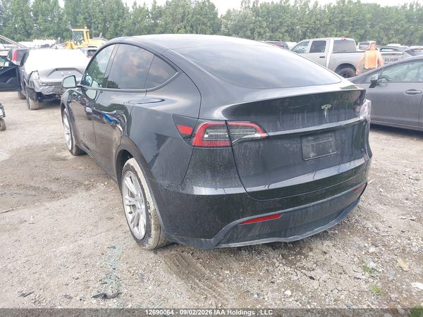 2024 TESLA MODEL Y LONG RANGE/RWD