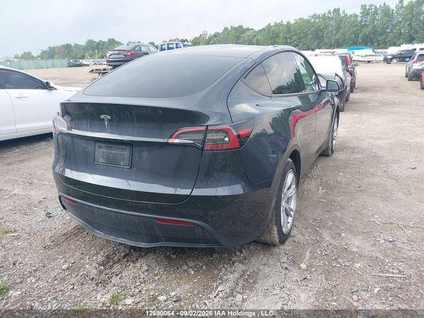 2024 TESLA MODEL Y LONG RANGE/RWD
