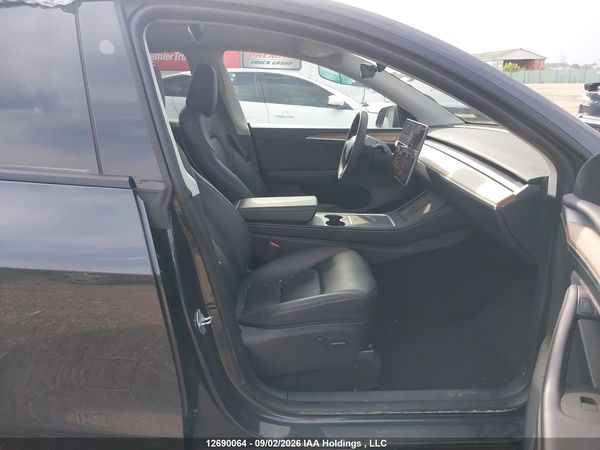 2024 TESLA MODEL Y LONG RANGE/RWD