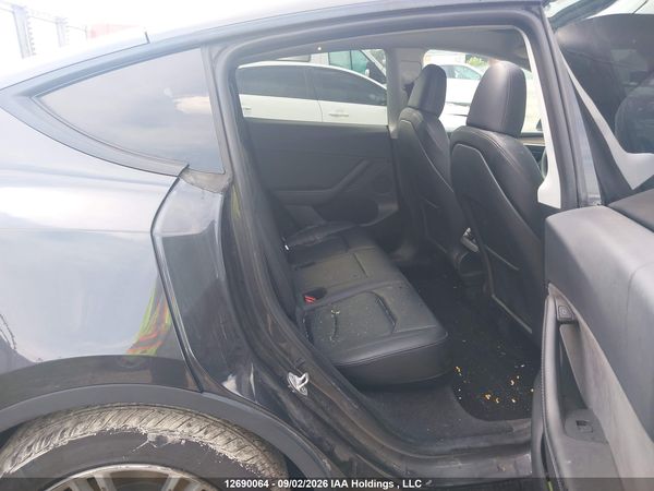 2024 TESLA MODEL Y LONG RANGE/RWD