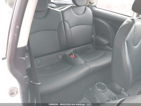 2013 MINI HATCH COOPER — I8