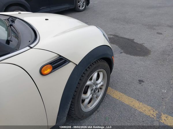 2013 MINI HATCH COOPER — I21