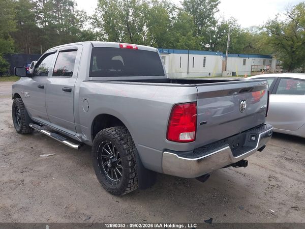 2023 RAM 1500 CLASSIC SLT — I3