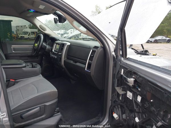 2023 RAM 1500 CLASSIC SLT — I5