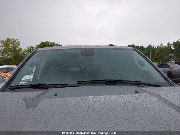 2023 RAM 1500 CLASSIC SLT — I18