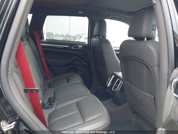 2018 PORSCHE CAYENNE Base / Platinum Edition — I8