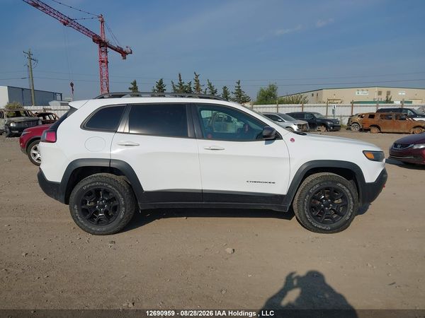 2019 JEEP CHEROKEE TRAILHAWK — I13