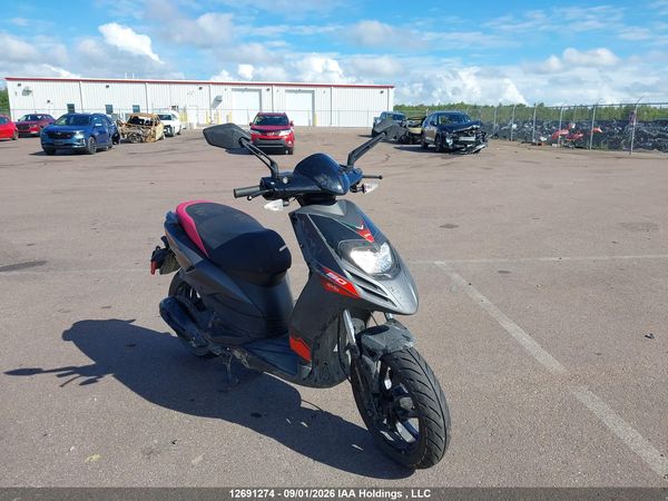 2025 APRILIA SR MOTARD 50 — I1