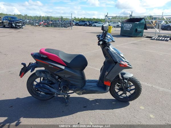 2025 APRILIA SR MOTARD 50 — I14