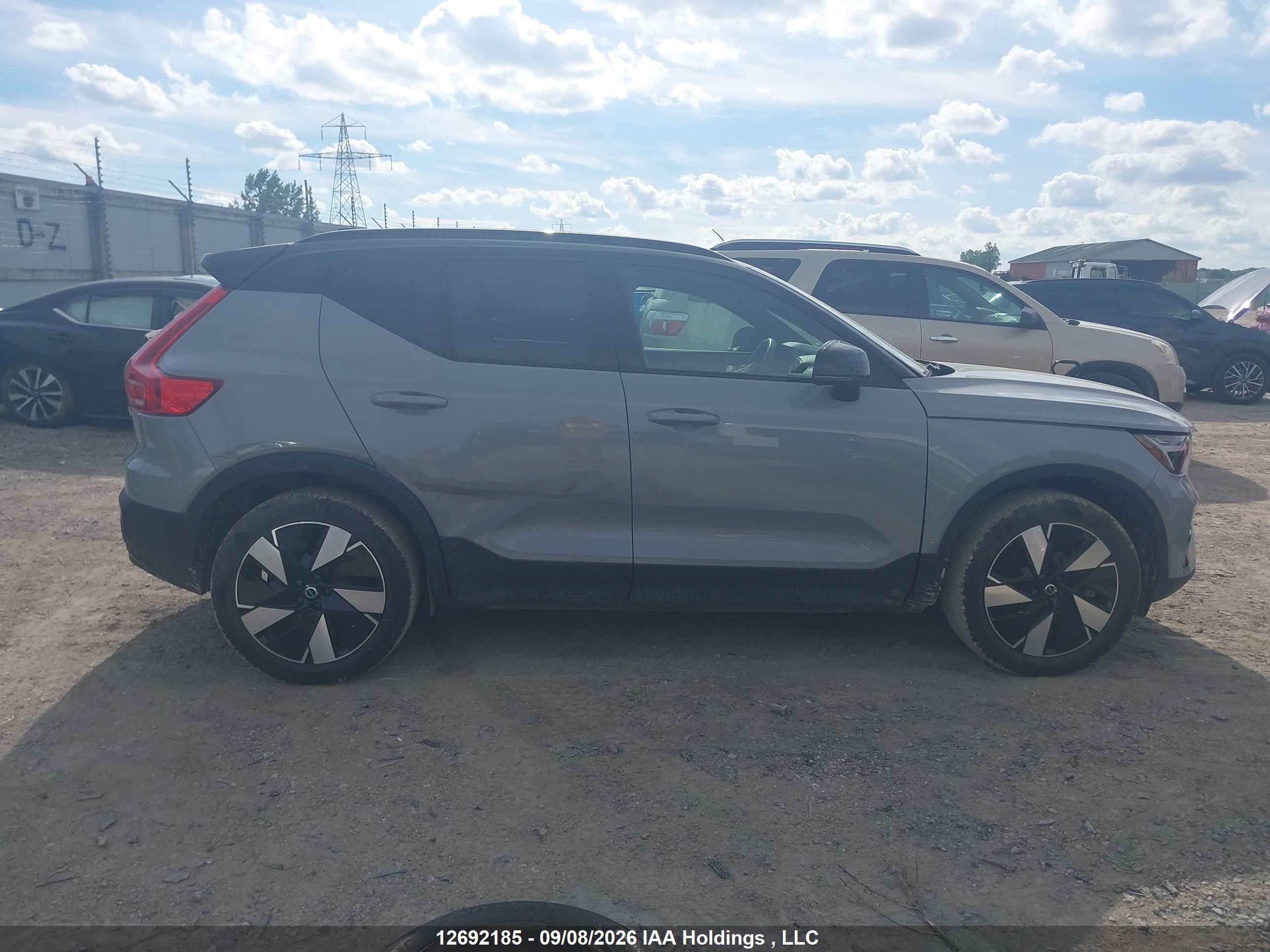 2024 VOLVO XC40 RECHARGE PURE ELECTRIC TWIN PLUS
