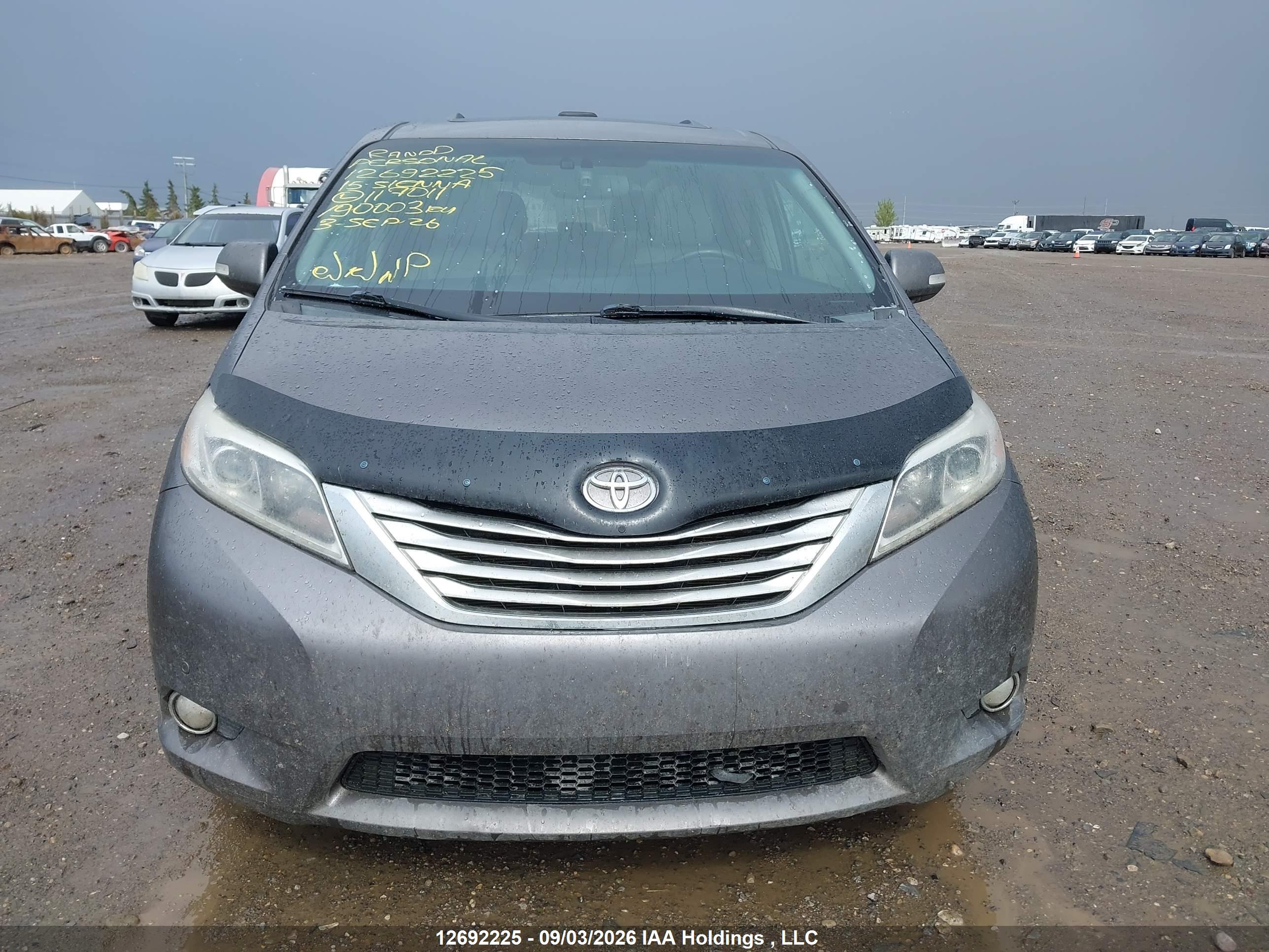 2015 TOYOTA SIENNA XLE/LIMITED