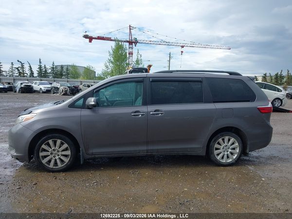 2015 TOYOTA SIENNA XLE/LIMITED