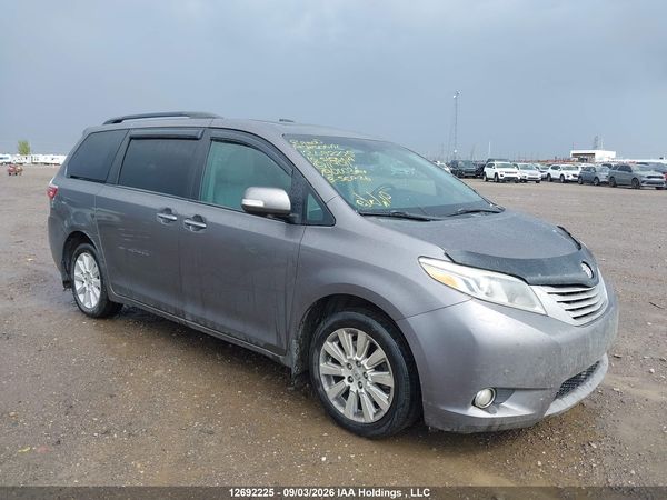 2015 TOYOTA SIENNA XLE/LIMITED