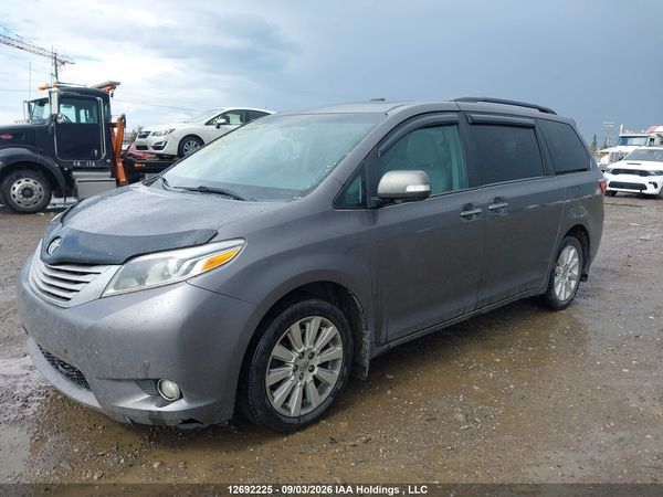 2015 TOYOTA SIENNA XLE/LIMITED