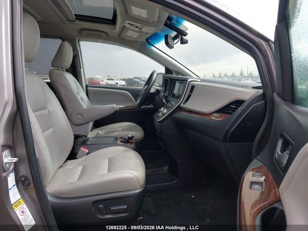 2015 TOYOTA SIENNA XLE/LIMITED