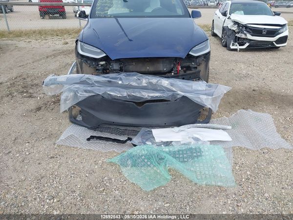 2017 TESLA MODEL X — I12